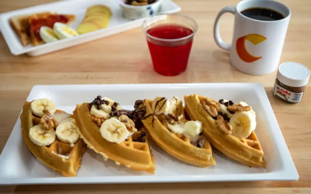 Super 8 Motel - Racine