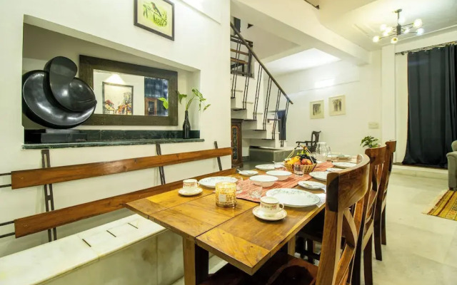 Opulent Antique 3br Villa in Gurugram