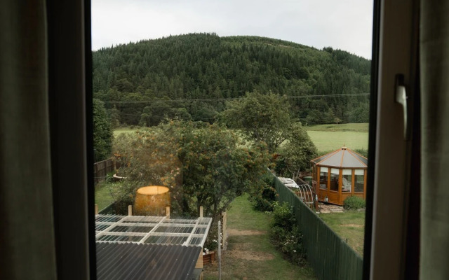 3BD House Fantastic Mountain Views Innerleithen