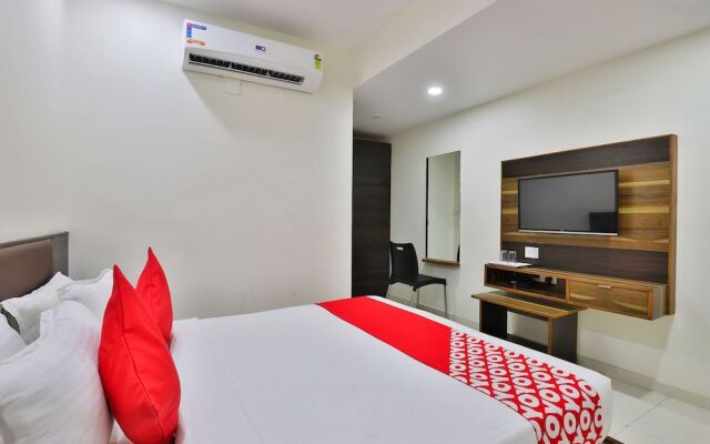 Oyo 25009 Hotel Crystal