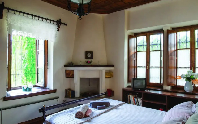The Fountainhead Historic Chalet By JJ