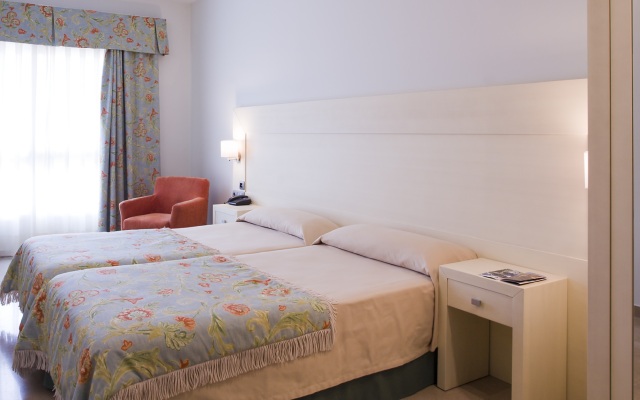 Senator Águilas Hotel