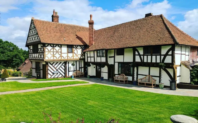 voco Lythe Hill Hotel & Spa by IHG