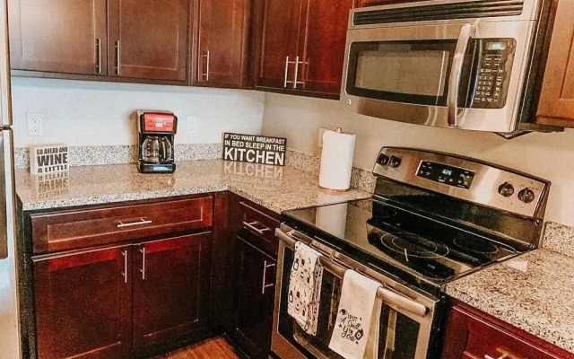 Cozy Apartments at Universal by Zodik