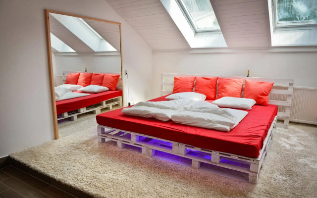 LOL Boutique Hostel City Center