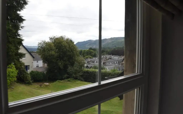 Tigh-na-Cloich Hotel