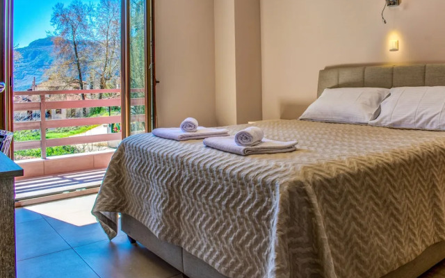 Elia Deluxe Accommodation