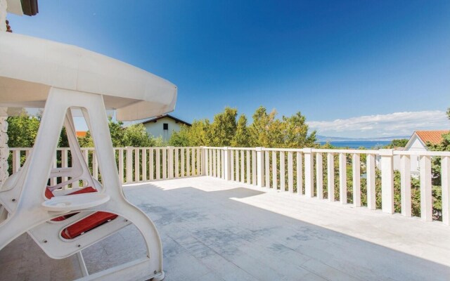 Amazing Home in Malinska With Wifi and 6 Bedrooms