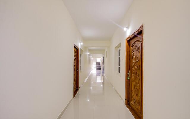 Capital O 71335 Pando Elite