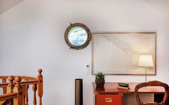 Seaview Apartment with Garden in Recco