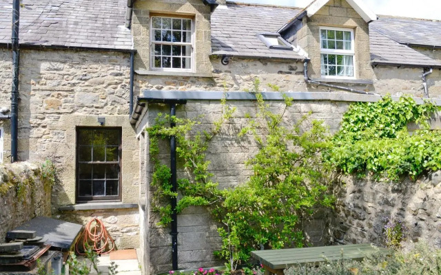Langcliffe Lock Cottage
