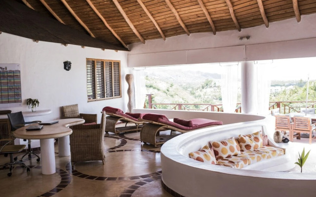 Villa Pina by Hostelsmates