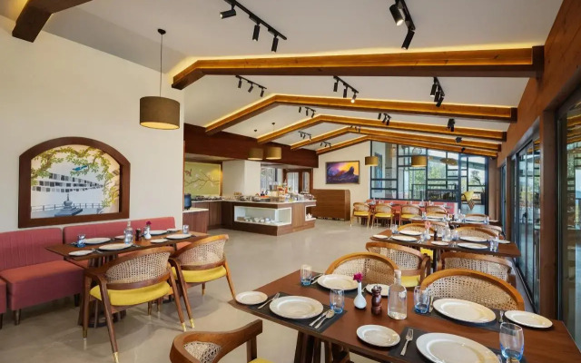 jüSTa Hollow Oak, Mussoorie