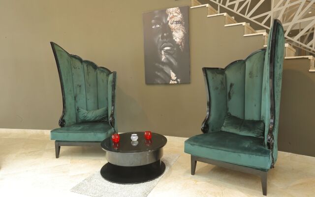 Playa Del Pacha Suites Hotel
