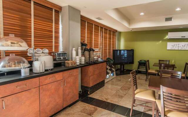 Sleep Inn & Suites
