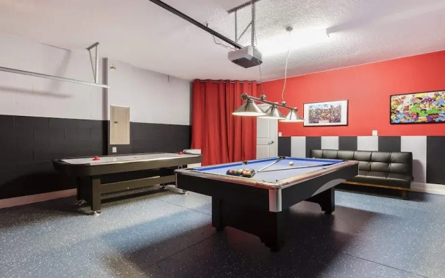 Greenview 8BR Home Private Theater Pool/spa/games