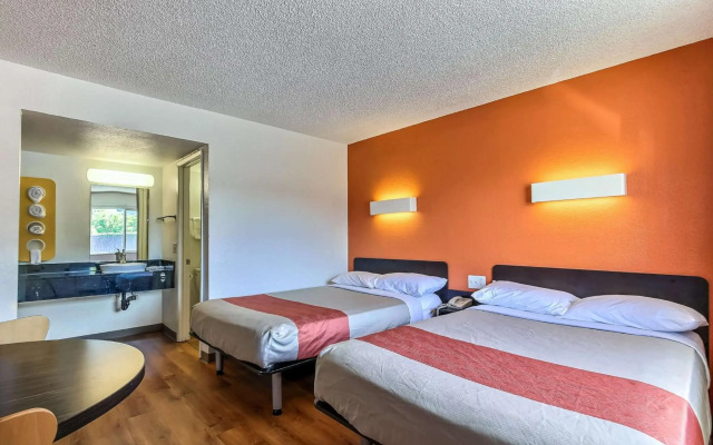 Motel 6 Pleasanton, CA