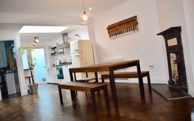 Renovated 2 Bedroom Home in The Liberties