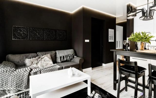 Apartament Black