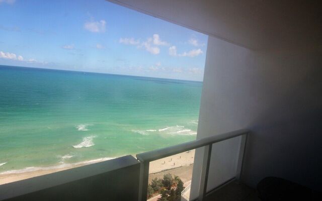 Soleil Apartments at Castle Beach Club