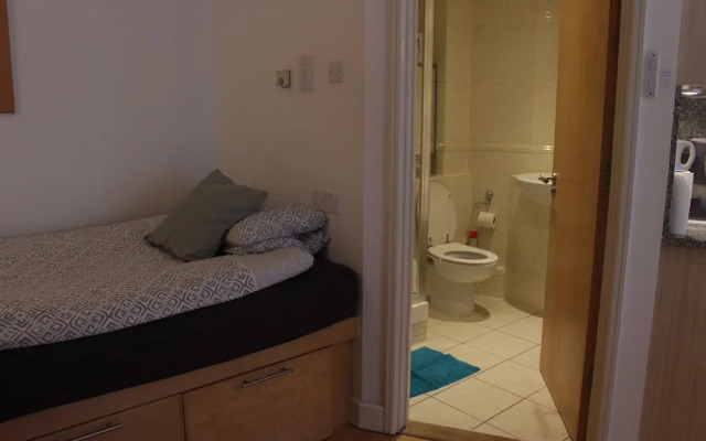 Tower Hill Studio Appartment