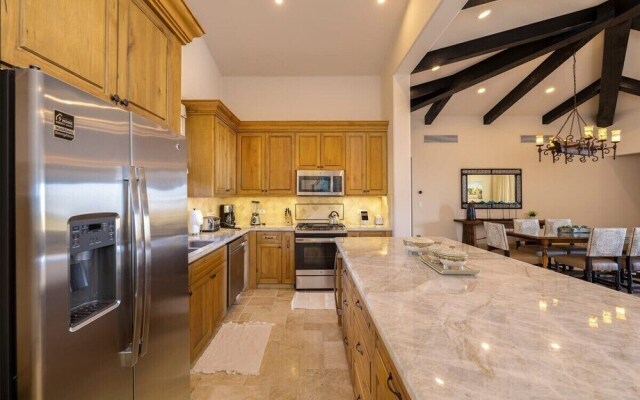 4BD Diamante: Private Pool w/ a Huge Balcony