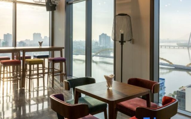 Wink Hotel Danang Riverside - 24Hrs Stay & Rooftop with Sunset View