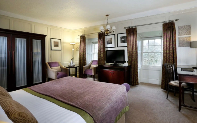 Macdonald Houstoun House