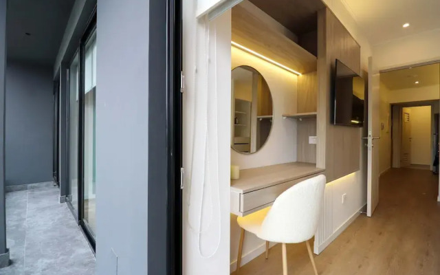 w Elegant 2BR w Balcony Near Larcomar