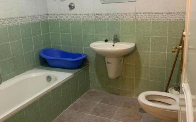 شقه مفروشه بالكامل