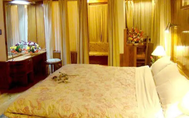 Hotel  Negis Mayflower
