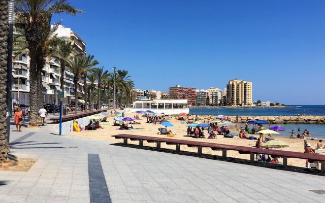 Sunny Holiday Apartment