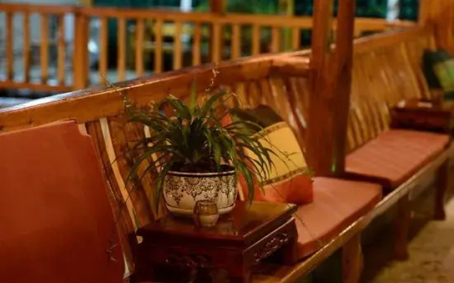 Huayutang Renwen Inn