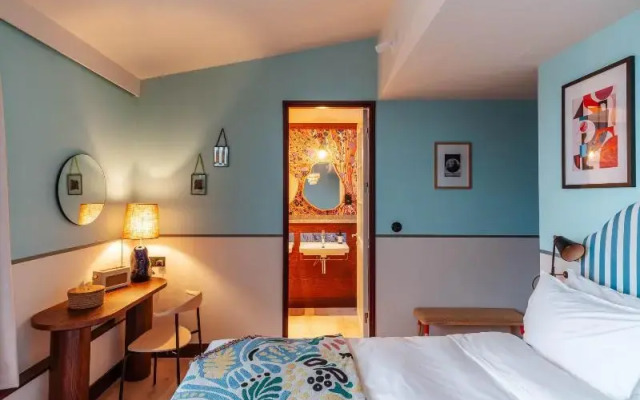 room2 Chiswick