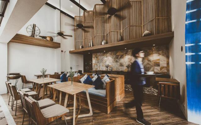 THEE Vijit Lanna by TH District