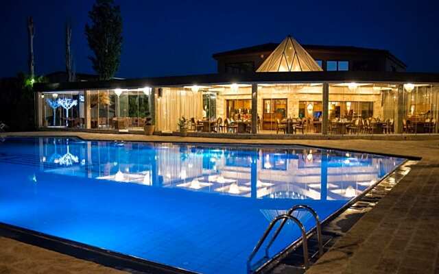 Corali Resort