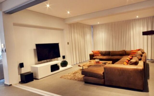 Scandinavian Mansion 9 Bedroom Palace