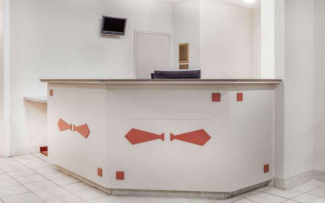 Super 8 by Wyndham Pincher Creek AB