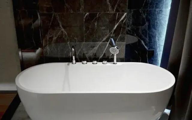 Luoyang Yanshi Meixi Hotel (Wanda Plaza)