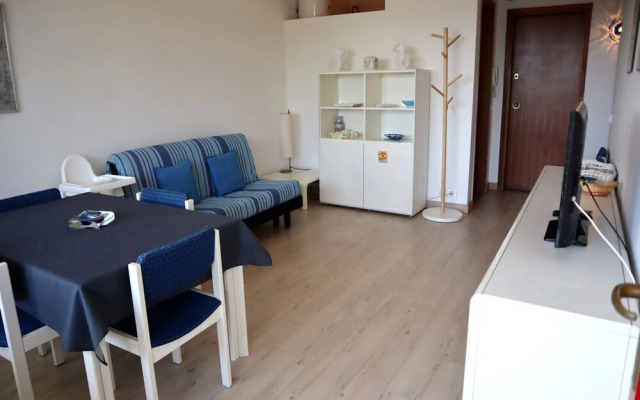 Modern Two-bedroom Apartment With Seaview Balcony