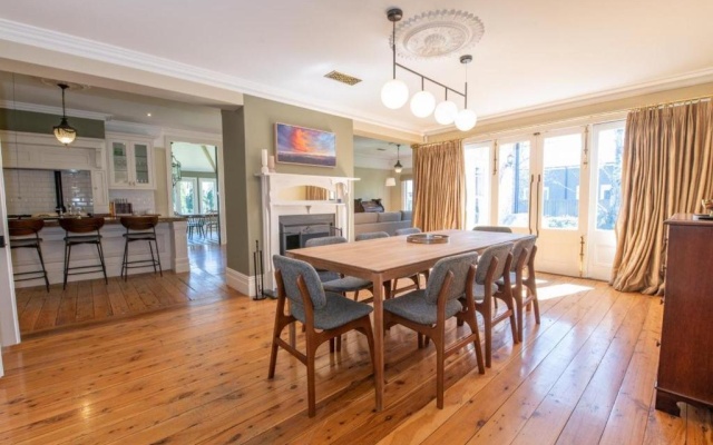 The Hermitage Truly Spectacular Sleeps 12 – Guest Rooms – Orange