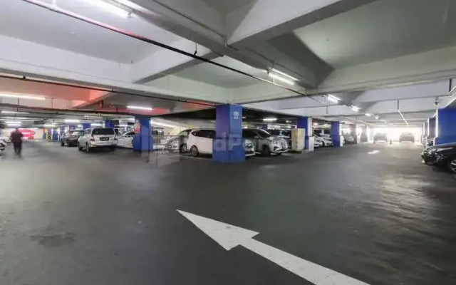 Metro Hotel near Kota Tua Mitra RedDoorz