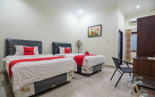 RedDoorz Syariah near Taman Rimba Zoo Jambi