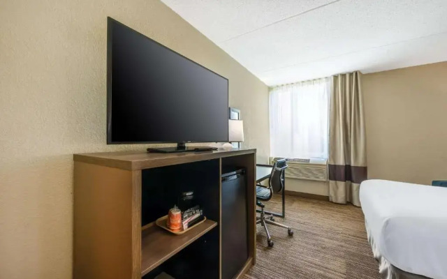 Comfort Inn & Suites East Hartford - Hartford