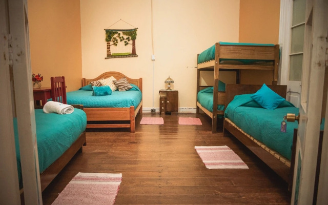 Kom Hostal - Hostel