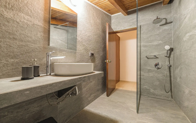Denise Studios & Apartments