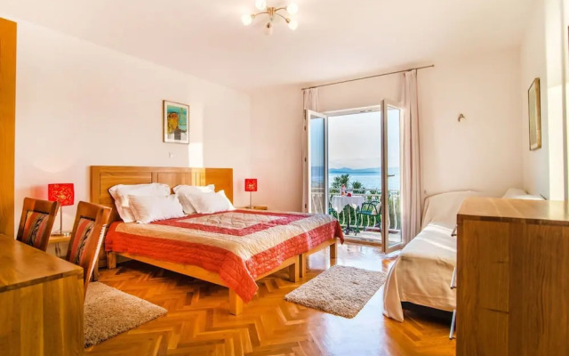 Magnificent Villa in Supetar With Swimming Pool
