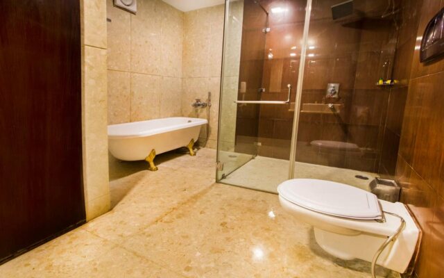 Fabhotel White Klove