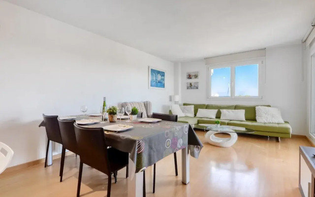 Apartment With Scenic View