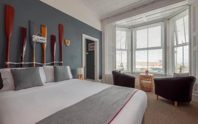 OYO Pier Hotel